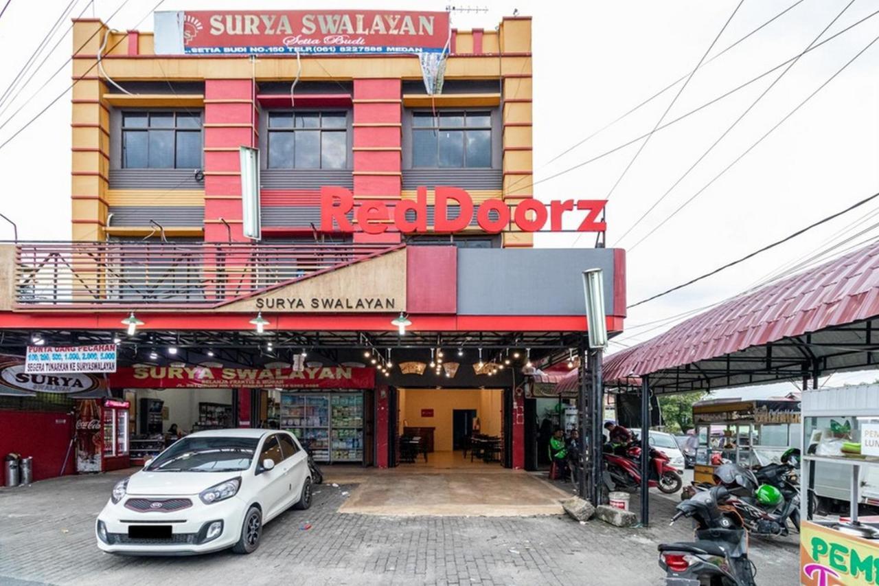 Reddoorz Syariah @ Jalan Setiabudi Medan 3 Exterior photo